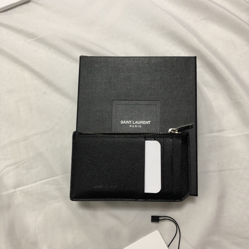 SOLD !!! Saint latent card/wallet